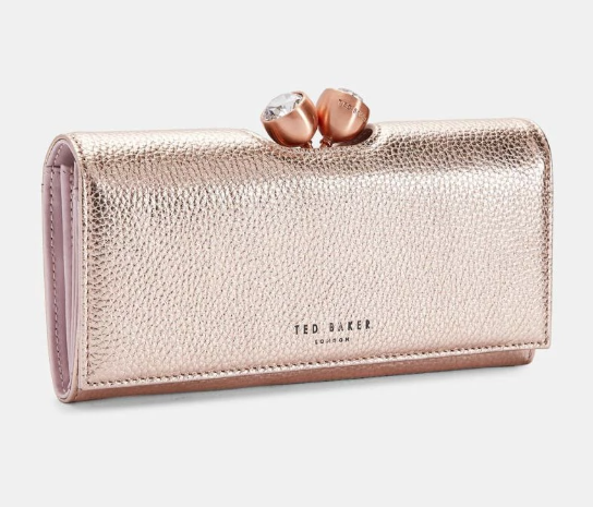 L&ouml;yd&auml; oma tyylisi Ted Bakerin maailmassa